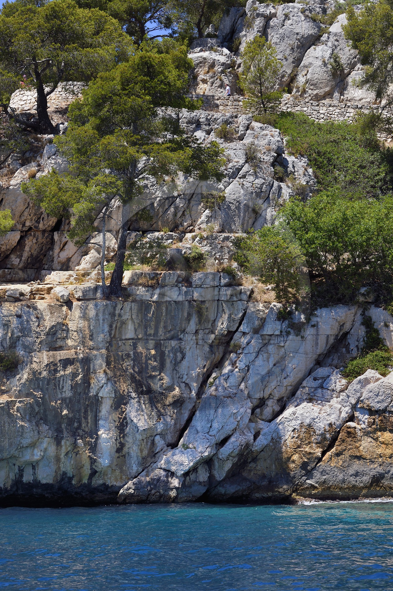 France, Bouches-du-Rhône (13), Cassis, Parc national des Calanques, Calanque de Port-Miou, endroit où se situe la résurgence d'eau douce dans la mer (demande d'autorisation nécessaire avant publication)