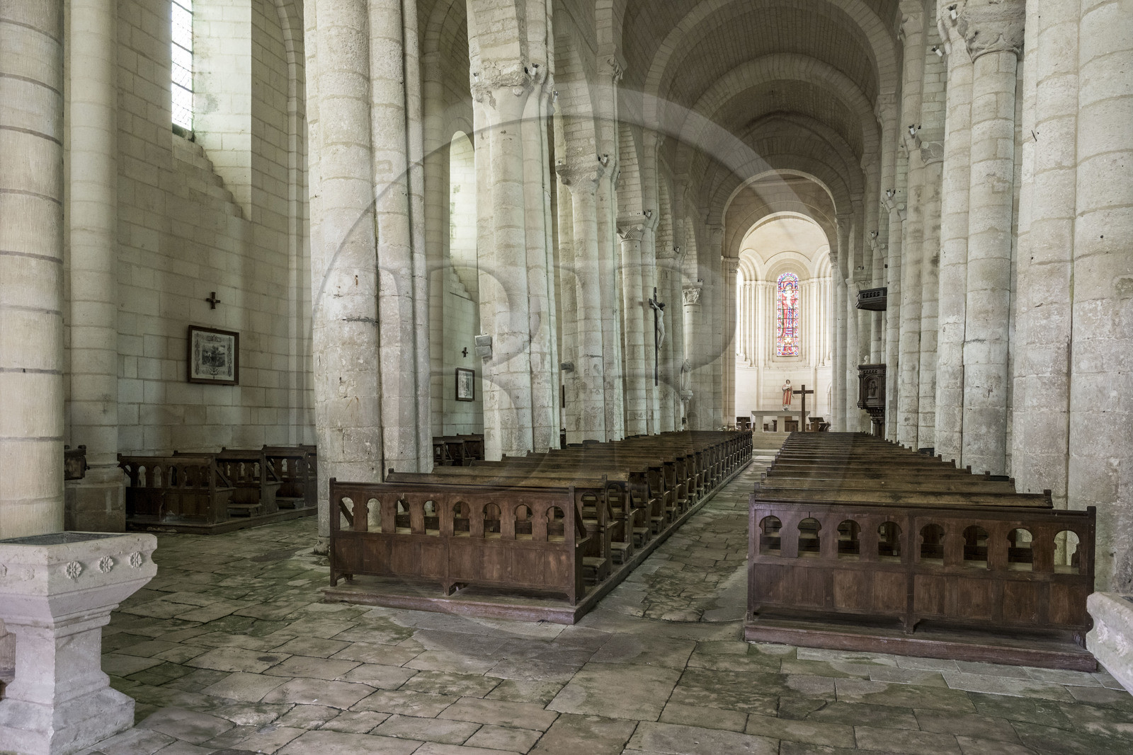 France, Vendée (85), Nieul-sur-l'Autise, Abbaye royale Saint-Vincent fondée en 1069, abrite la tombe d'Aénor de Châtelleraut mère d'Alienor d'Aquitaine, l'église abbatiale dont les murs s'écartent