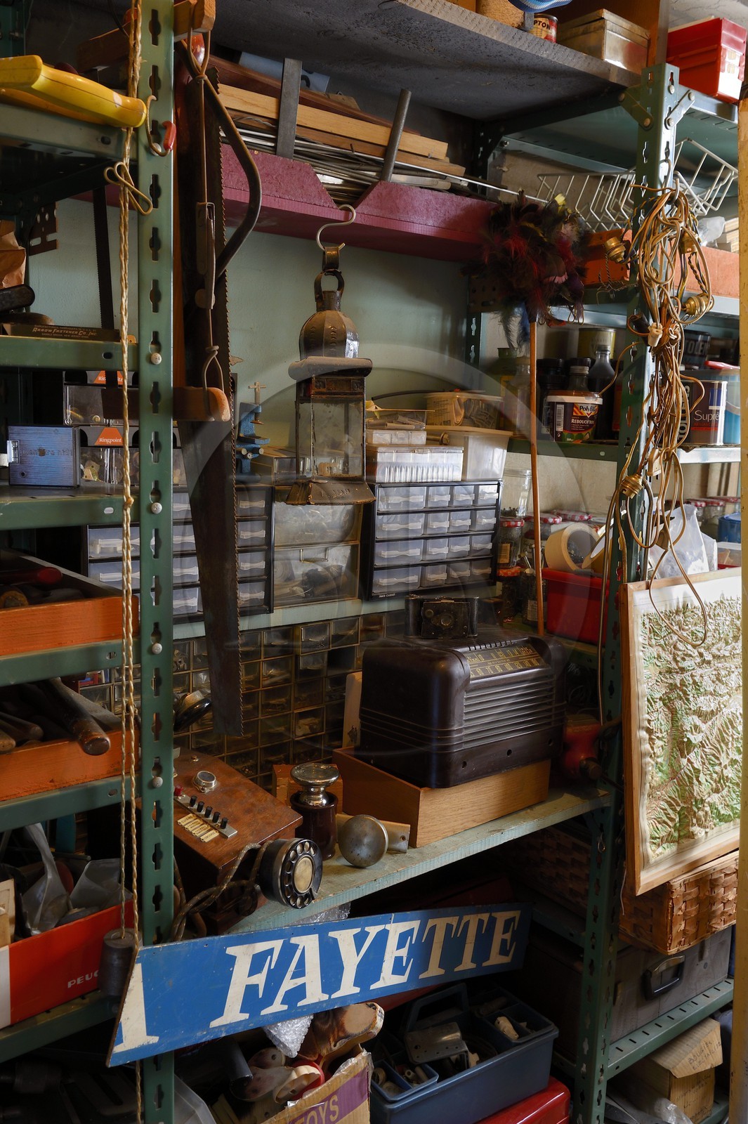 Paris (75), Cité Véron au 94 Bd de Clichy, appartement de Boris Vian, l'atelier débarras
