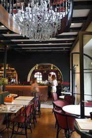 France, Pyrénées-Atlantiques (64), Pays-Basque, Biarritz, brasserie Le Royalty place Georges Clemenceau