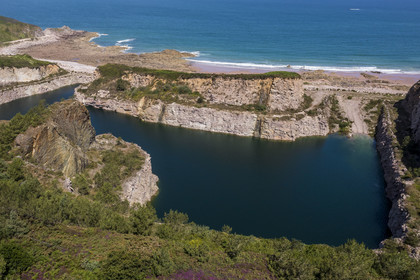 France, Côtes d'Armor (22), Grand Site de France Cap d'Erquy – Cap Fréhel, les carrières de Fréhel (vue aérienne)