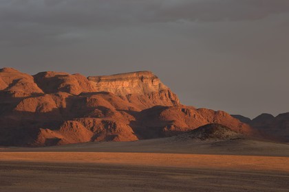 Namibie, région de Hardap, désert du Namib à l'Est du parc national Namib Naukluft vers Sossusvlei
