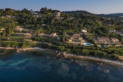 France, Var (83), Saint-Tropez, sentier des Graniers à l'Est de la ville (vue aérienne)