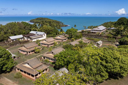 France, Guyane, Kourou, Iles du Salut, l'Ile Royale qui accueillait l'administration, la chapelle et l'hôpital du bagne ainsi que les logements de la de la famille des gardiens au premier plan, l'Ile du Diable en arrière plan (vue aérienne)