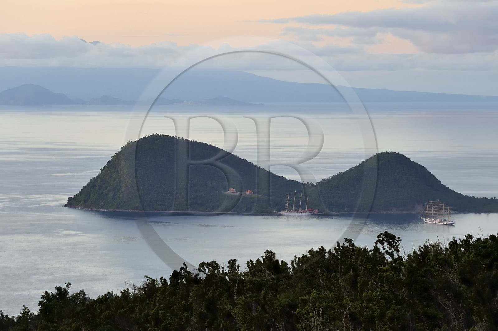 Caraïbes, Ile de la Dominique, Portsmouth, péninsule du Parc national des Cabrits dans la baie de Prince Rupert