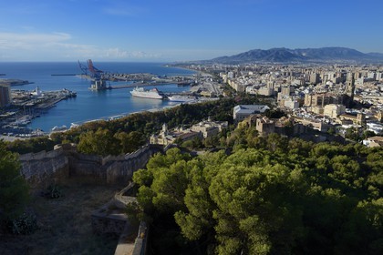 Spain, Andalusia, Malaga, general view over the harbor, the city hall, the Alcazaba and the cathedral from the Castillo de Gibralfaro