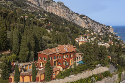 France, Alpes-Maritimes (06), Menton, Domaine des Colombieres, la villa (vue aérienne)