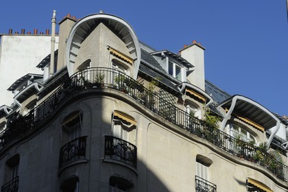 France, Paris (75), immeuble de l'ensemble dit de la rue Moderne autour de la rue Agar de style Art Nouveau par Hector Guimard