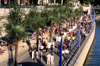France, Paris (75), les rives de la Seine, classées Patrimoine Mondial de l'UNESCO, Paris-Plage fête tenue au mois d'août sur les quais de Seine fermés au trafic automobile