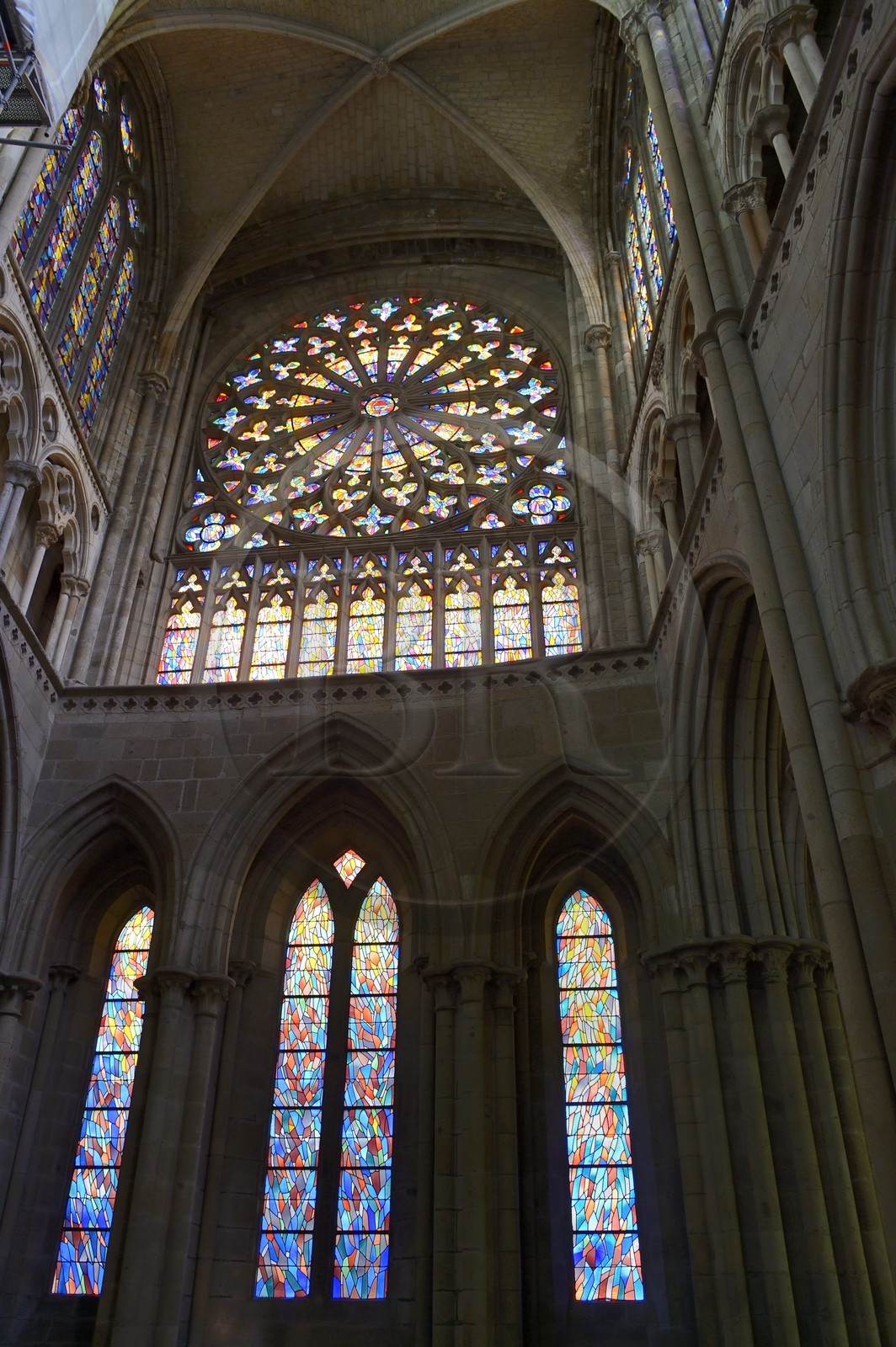 France, Ille-et-Vilaine (35), côte d'émeraude, Saint-Malo, cathédrale Saint-Vincent, vitrail de l'abside