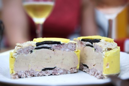 France, Dordogne (24), Périgord Blanc, Périgueux, Place Saint-Silain, restaurant l'Espace du 6ème Sens, le paté de Perigueux au foie gras de canard et truffe