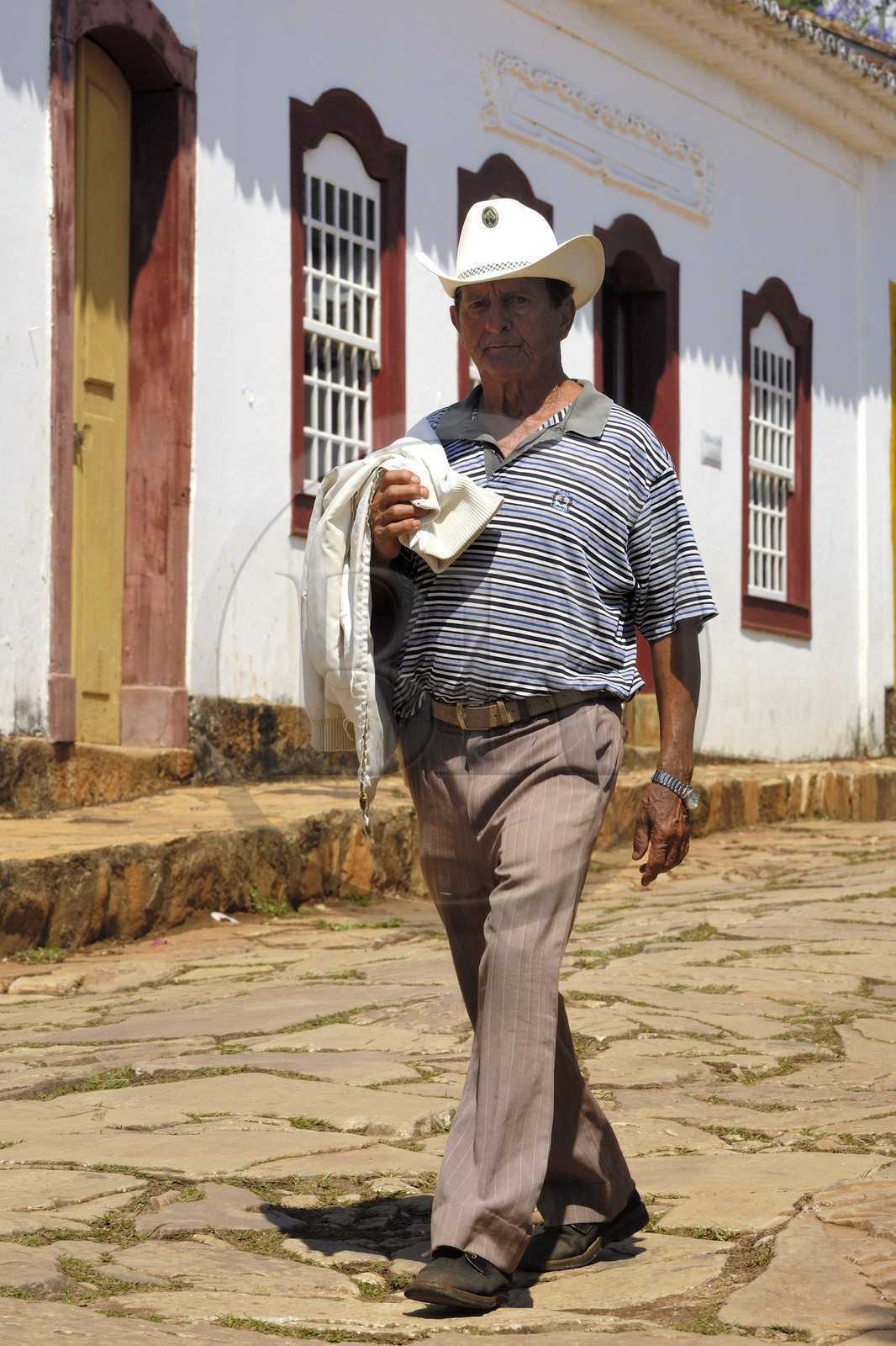 Brésil, Etat du Minas Gerais, Tirandentes, la rue Padre Toledo (Route de l'or, Estrada Real)