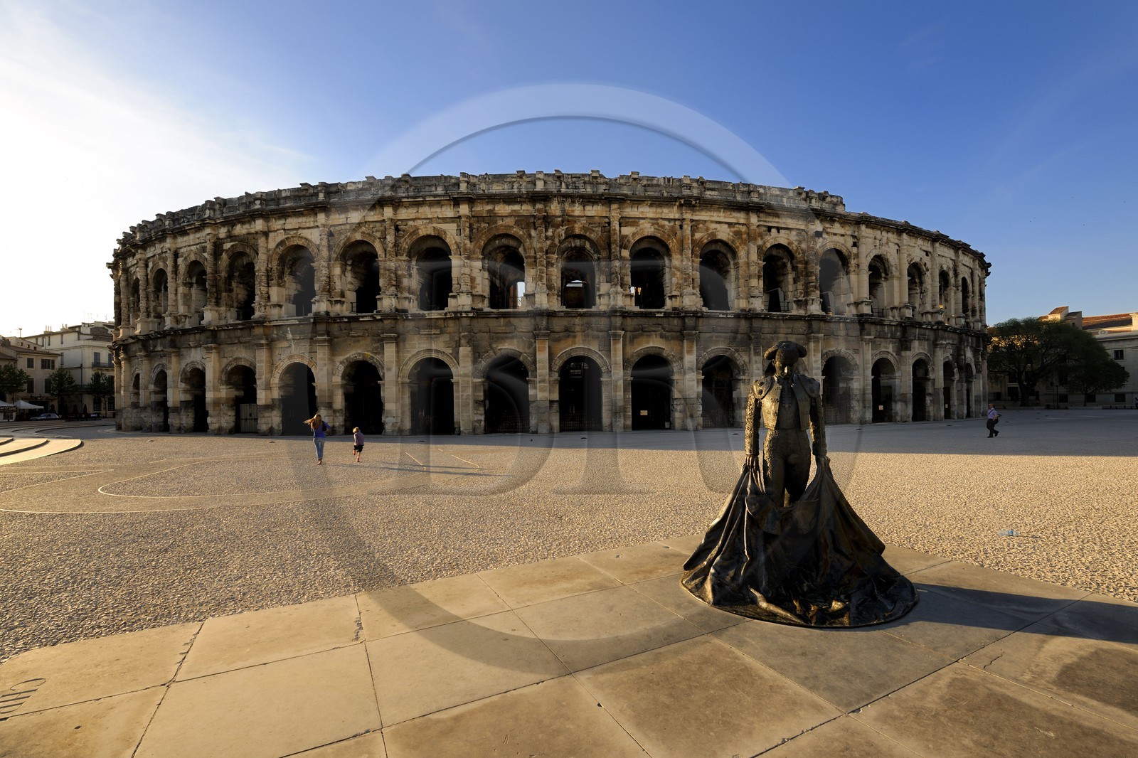 France, Gard (30), Nimes, place des arènes, statue du torero Nimeno II par Serena Carone de 1994