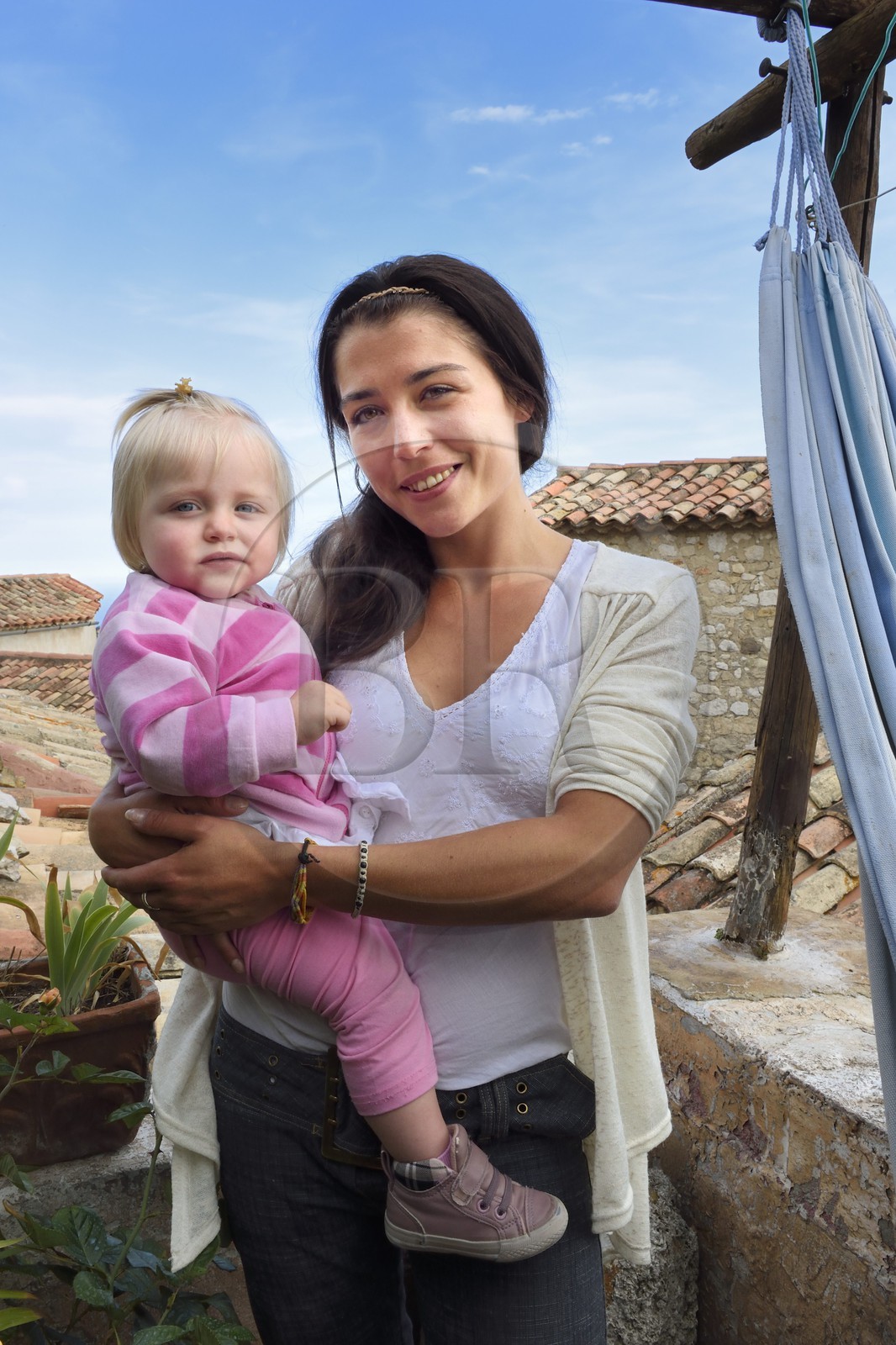 France, Alpes-Maritimes, Eze, Manon Deyney who is the granddaughter of Francis Blanche, and her daughter