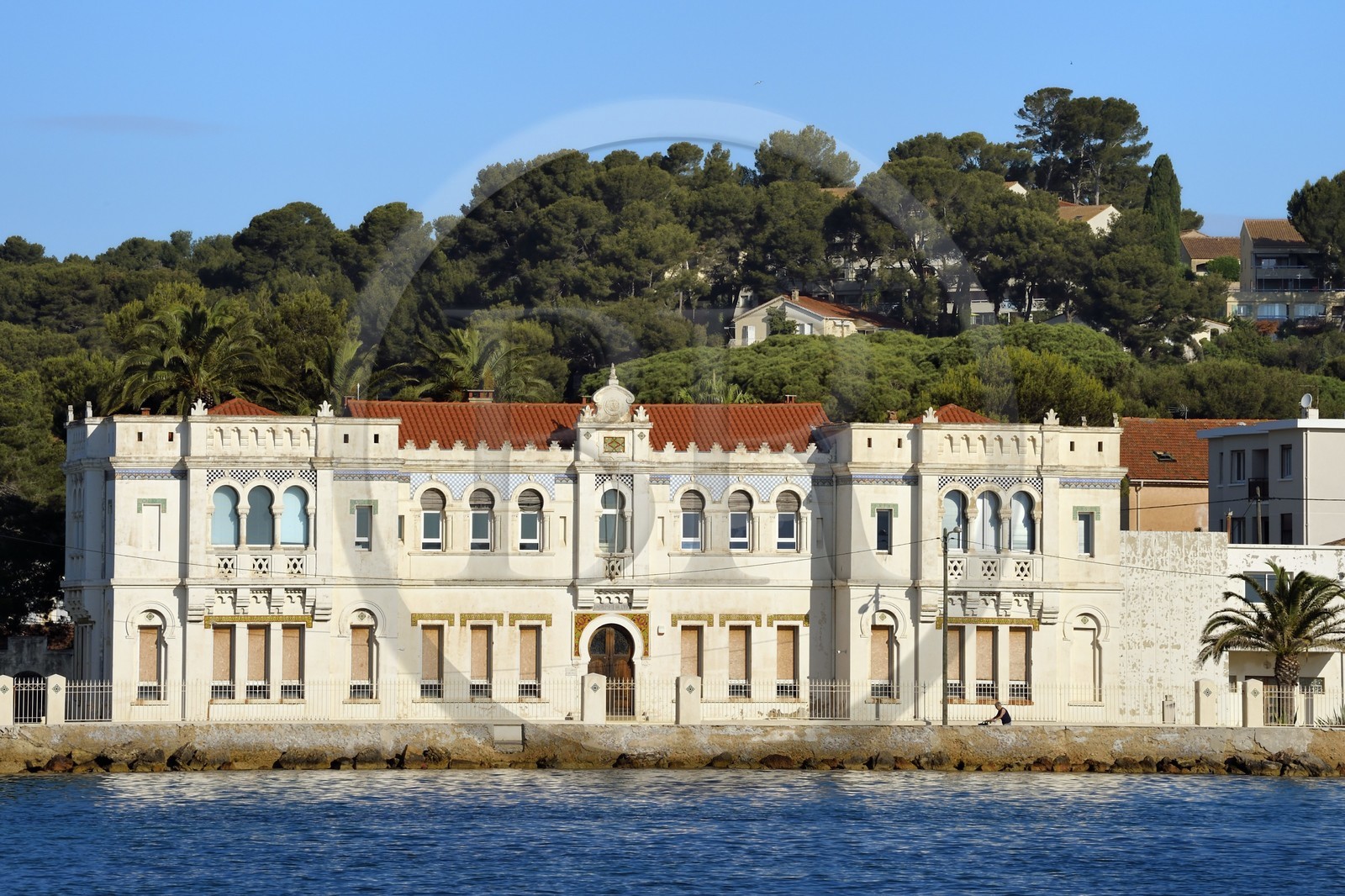 France, Var (83), la rade de Toulon, La Seyne-sur-Mer, quartier de Tamaris, l'institut Michel Pacha (ex institut de biologie marine de l'Université de Lyon) de style orientaliste