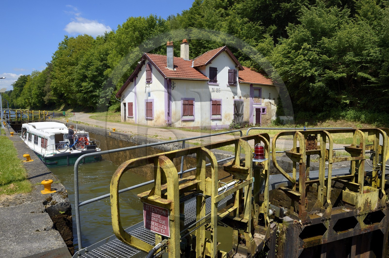 France, Bas Rhin, Saverne area, Marne-Rhine Canal (Canal de la Marne au Rhin) in the valley of the Zorn, lock