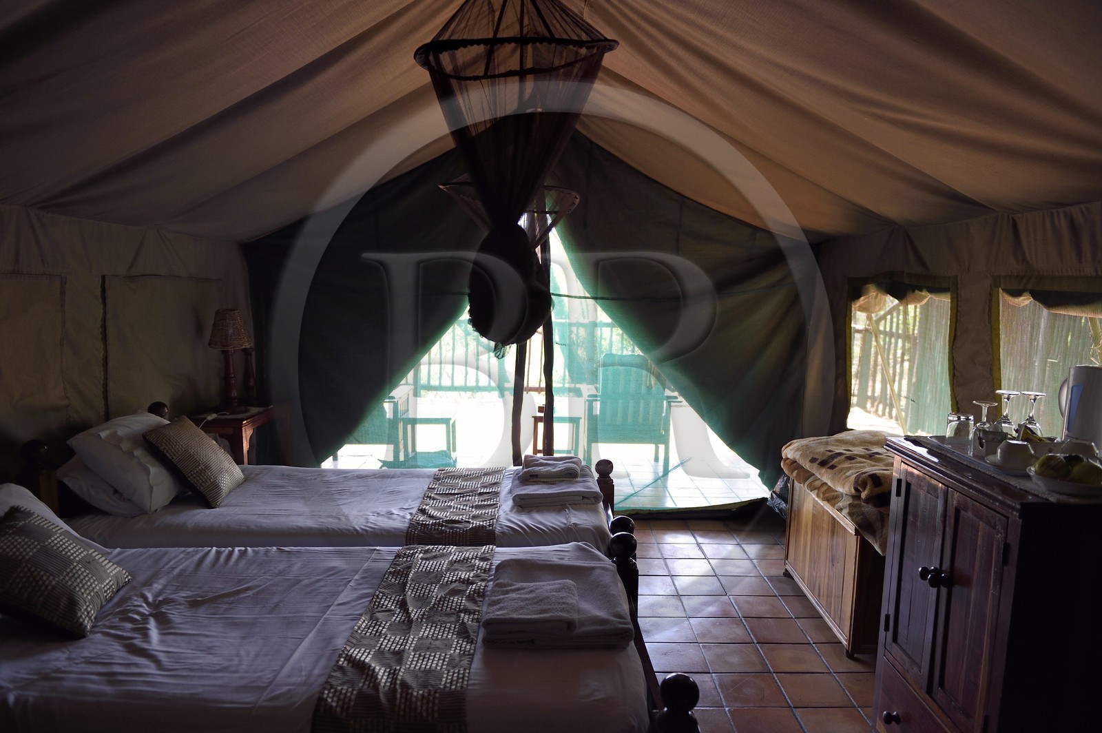 Zimbabwe, province des Midlands, Gweru, Antelope Park, tente du campement