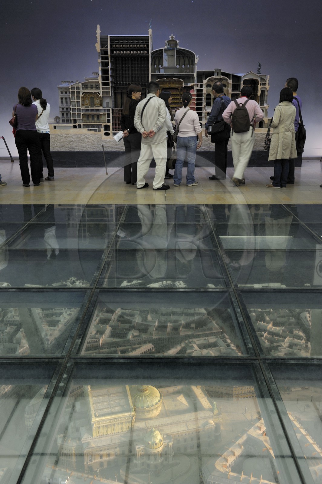 France, Paris (75), le musée d'Orsay, maquette du quartier de l’Opéra au sol et Opéra Garnier de Paris, maquette de la coupe longitudinale entre 1984 et 1986 Maquette de Richard Peduzzi