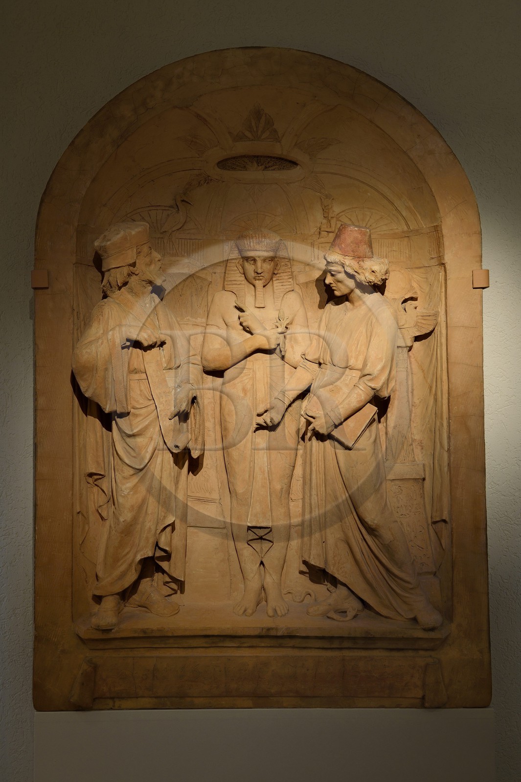 France, Haut-Rhin (68), Colmar, le Musée et maison natale de Bartholdi, relief en terre cuite appelé Mystère d'Isis