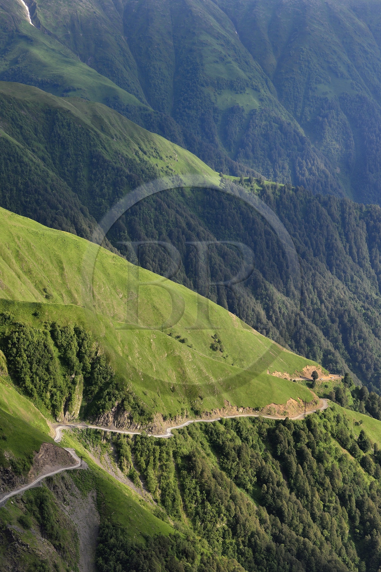 Géorgie, Kakheti, region de Touchétie, la très spectaculaire piste qui relie Telavi à Omalo en passant par le Col d'Abano à 2826 mètres