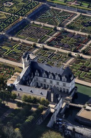 France, Indre-et-Loire (37), Vallée de la Loire classée Patrimoine Mondial de l' UNESCO, le château et les jardins de Villandry (vue aérienne)
