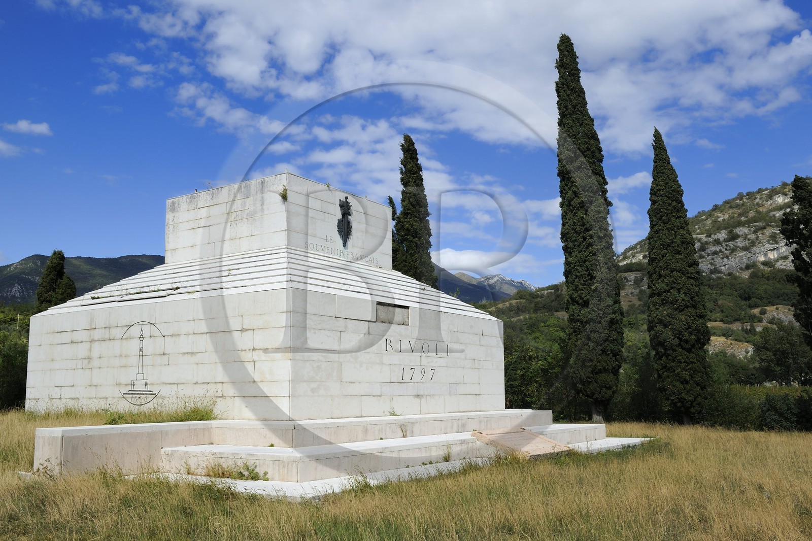 Italie, province de Vérone, la bataille de Rivoli a eu lieu le 14 et 15 janvier 1797 aux environs de Rivoli Veronese qui a vu la victoire de l'armée française menée par Napoleon Bonaparte face à l'armée autrichienne, monument commémoratif érigé en 1806