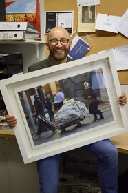 Afrique du Sud, province de Gauteng, Johannesburg, Newtown, John Fleetwood directeur du Market Photo Workshop fondée en 1989 par le photographe de renommée mondiale David Goldblatt