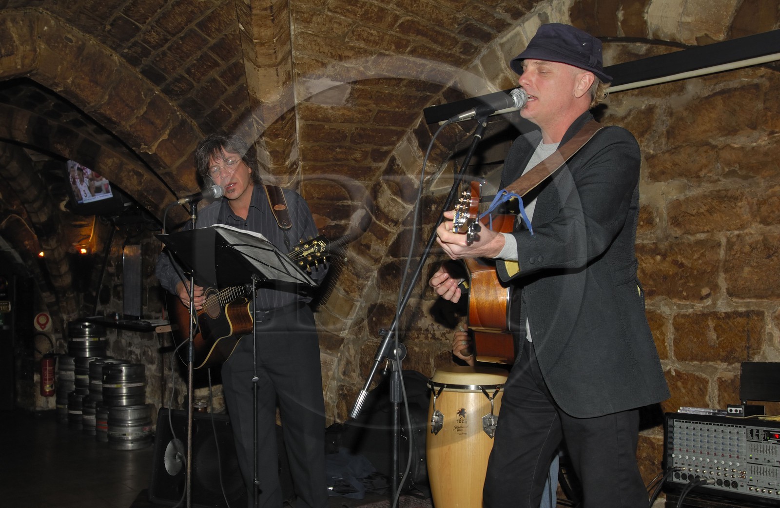 France, Paris (75), concert de John James Band dans une cave du quartier Saint-Germain des près La Pomme d'Eve