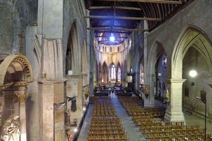 France, Allier (03), ancienne province du Bourbonnais, Saint-Pourçain-sur-Sioule, l'église Sainte-Croix