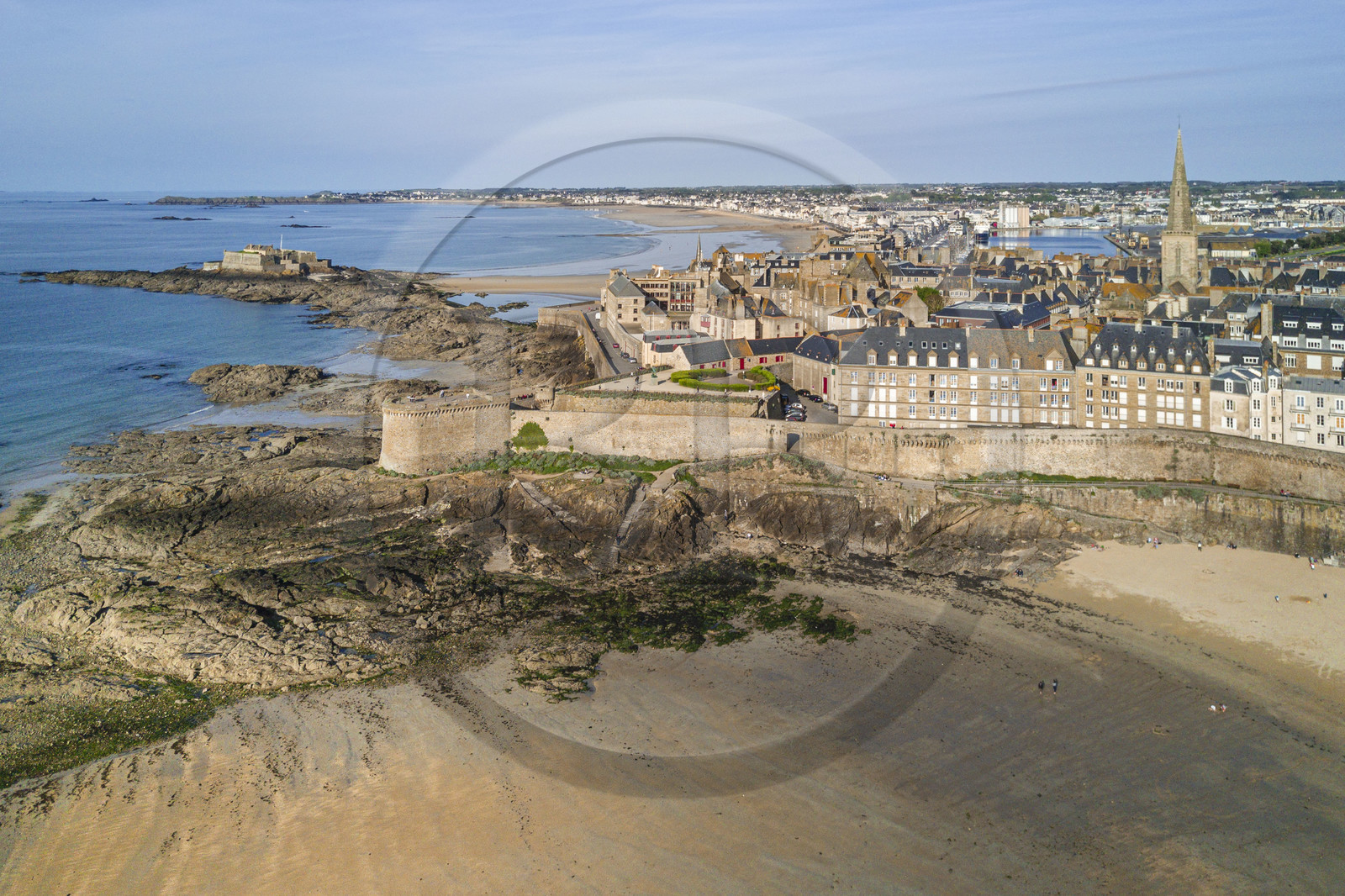 France, Ille et Vilaine, Cote d'Emeraude (Emerald Coast), Saint Malo, the walled city with the Bidouane Tower on the left and Bon Secours beach in the foreground (aerial view)
