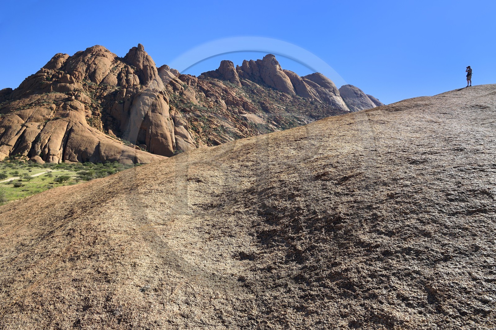 Namibie, région de Erongo, Damaraland, le Grand Spitzkoppe ou Spitzkop (1784 m), montagne granitique dans le désert du Namib