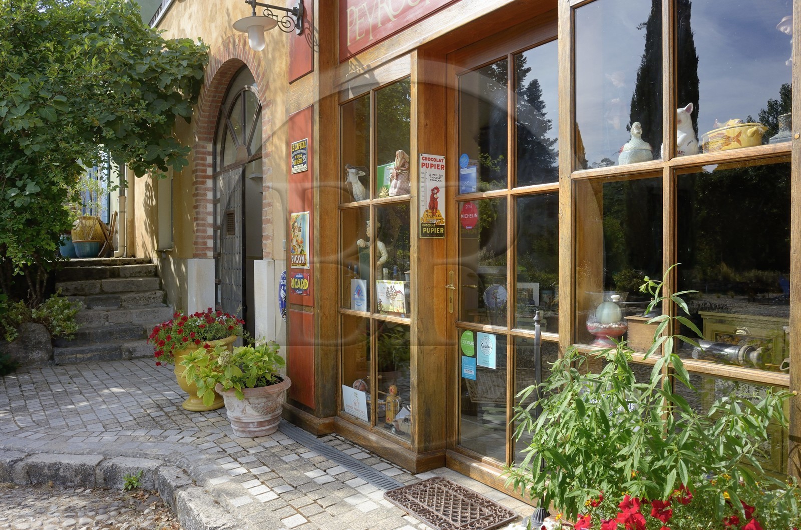 France, Var (83), Provence Verte, Bras, vers Saint-Maximin-la-Sainte-Baume, la maison d'hotes Le Peyrourier - une campagne en Provence