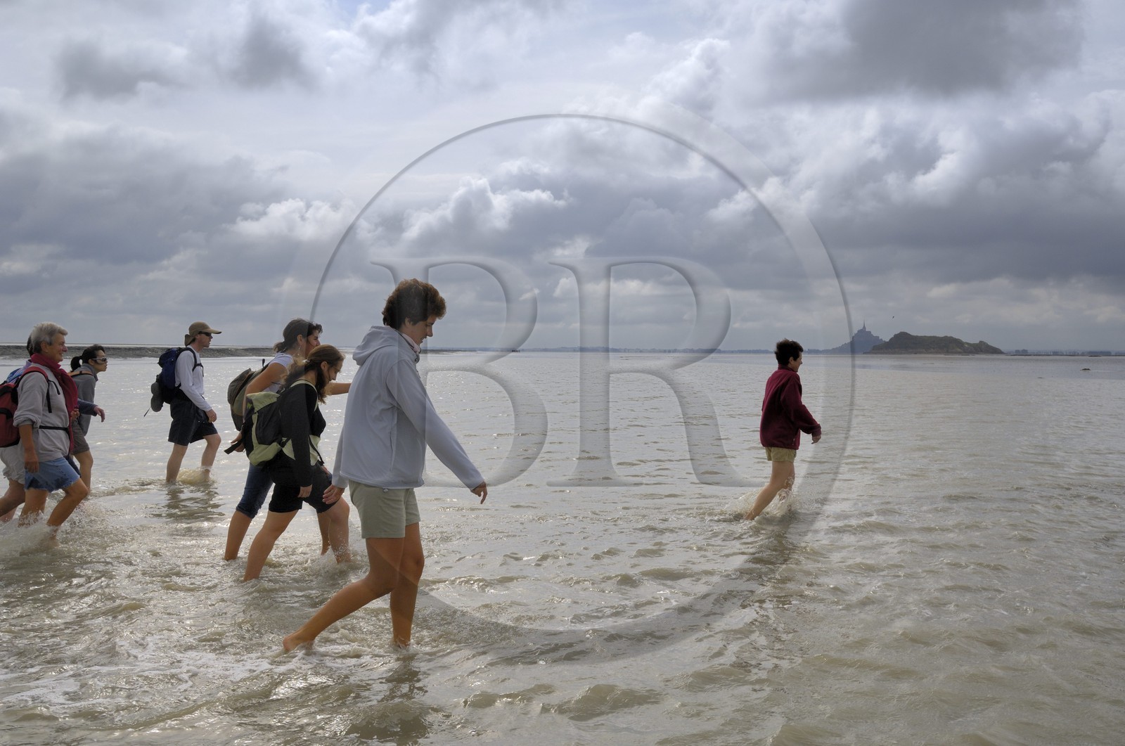 France, Manche (50), traversée à pied de la Baie du Mont Saint-Michel, classé Patrimoine Mondial de l' UNESCO