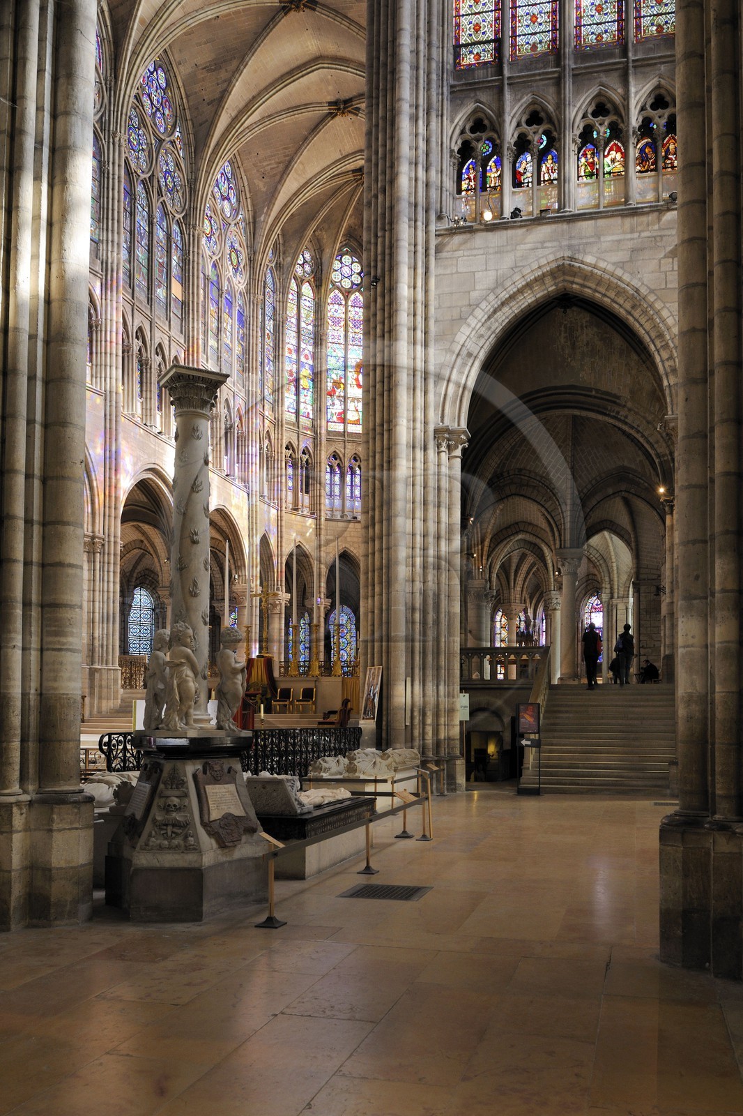 France, Seine-Saint-Denis (93), Saint-Denis, la basilique de Saint-Denis, le gisant de François II au premier plan