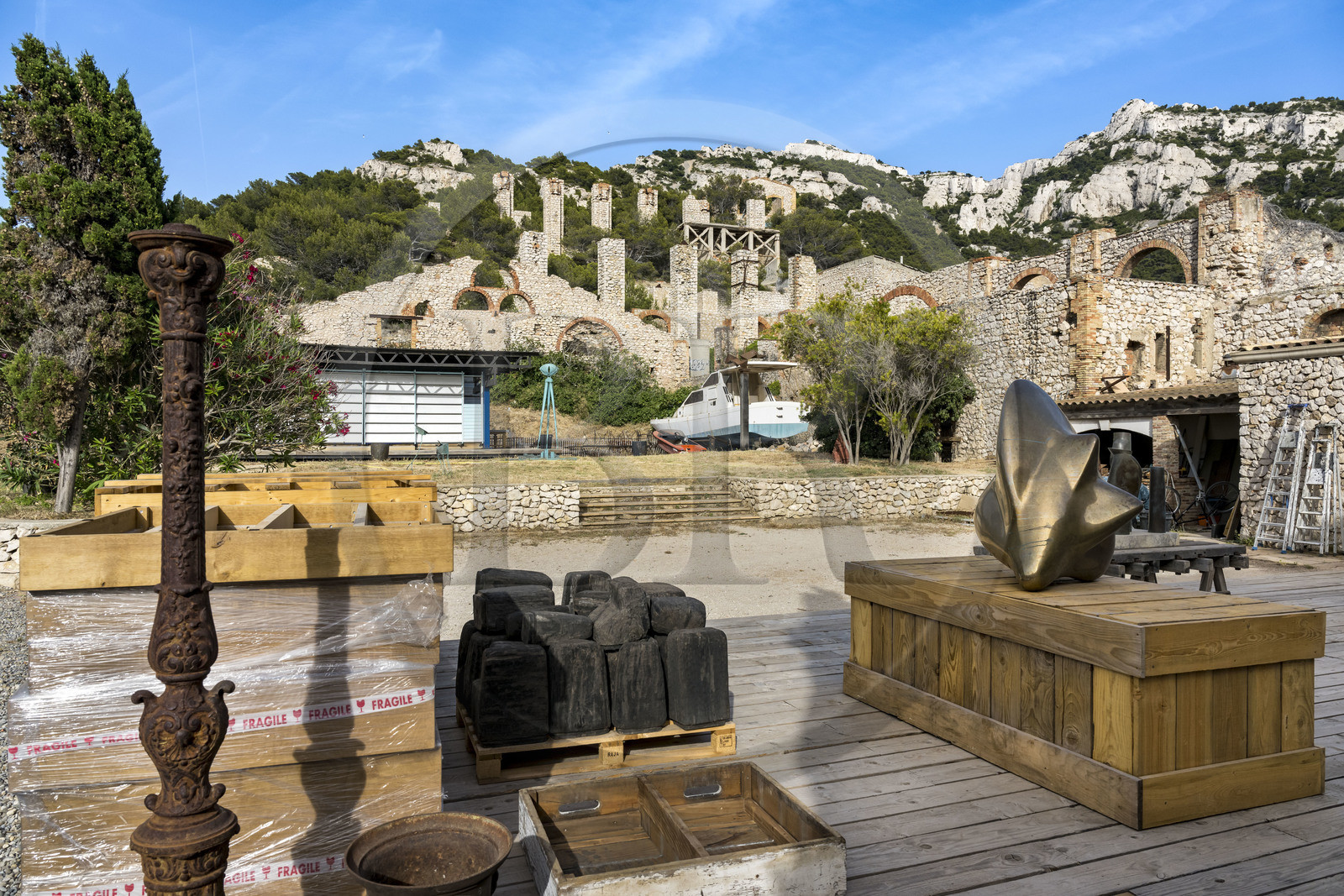 France, Bouches-du-Rhône (13), Marseille, quartier des Goudes, La Friche de l'Escalette dans les ruines d’une ancienne usine de traitement de plomb