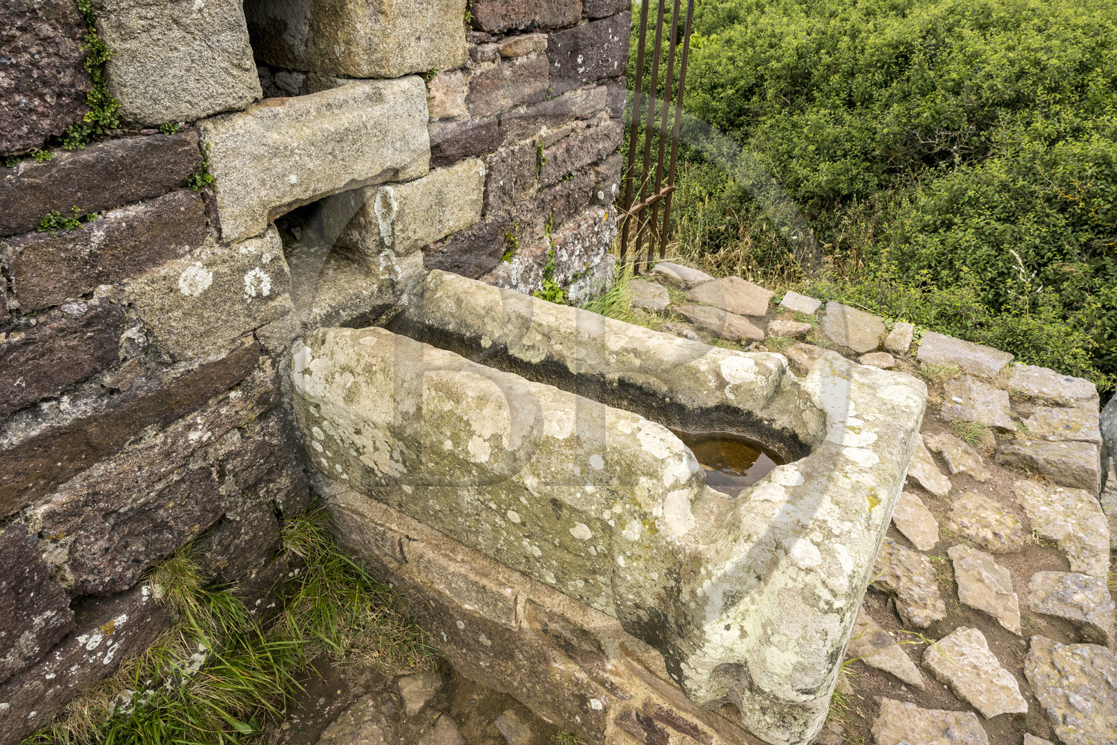 France, Côtes d'Armor (22), Grand Site de France Cap d'Erquy – Cap Fréhel, Erquy, le Four à boulet pour chauffer au rouge les boulets servant de projectiles pour des canons contre des navires