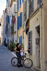 France, Bouches-du-Rhône (13), Marseille, quartier du Panier, rue des Mauvestis, scène de rue