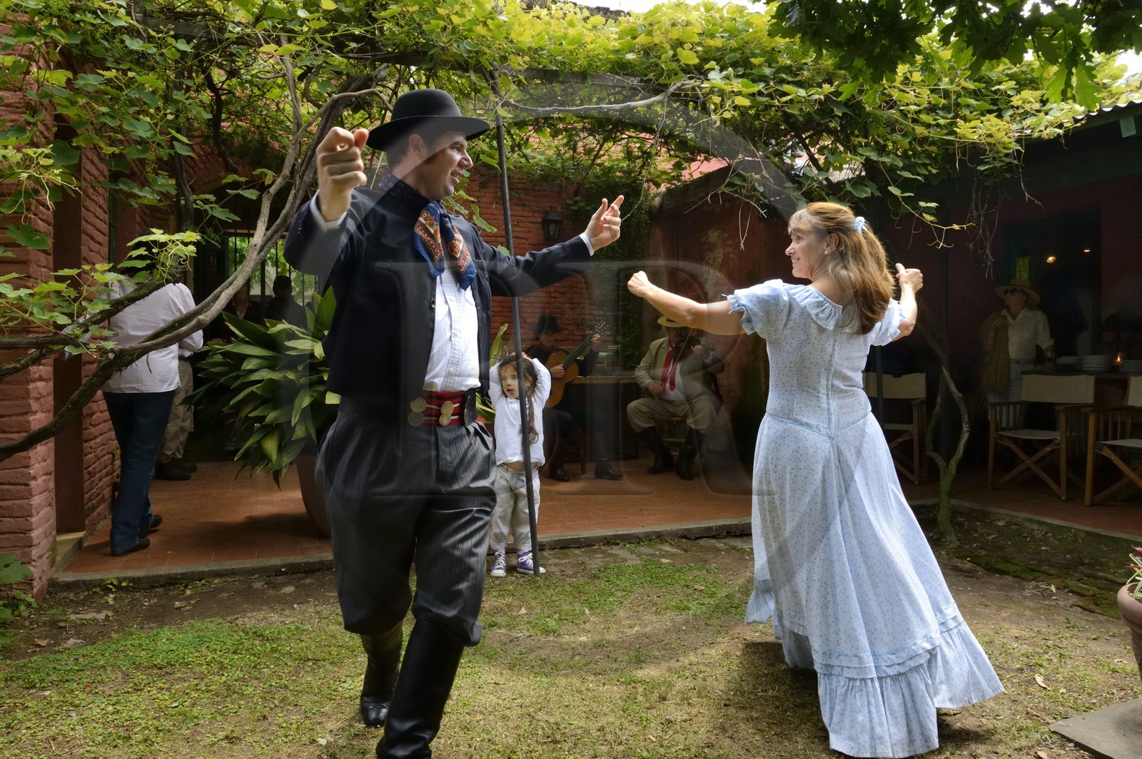 Argentine, province de Buenos Aires, San Antonio de Areco, fête du Jour de la Tradition (Dia de la Tradicion), danse traditionnelle des gauchos