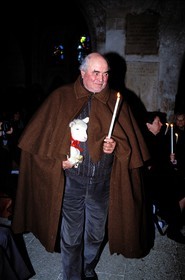 France, Bouches-du-Rhône (13), Les Baux-de-Provence, labellisé Les Plus Beaux Villages de France, fêtes de Noël, berger à la messe de minuit