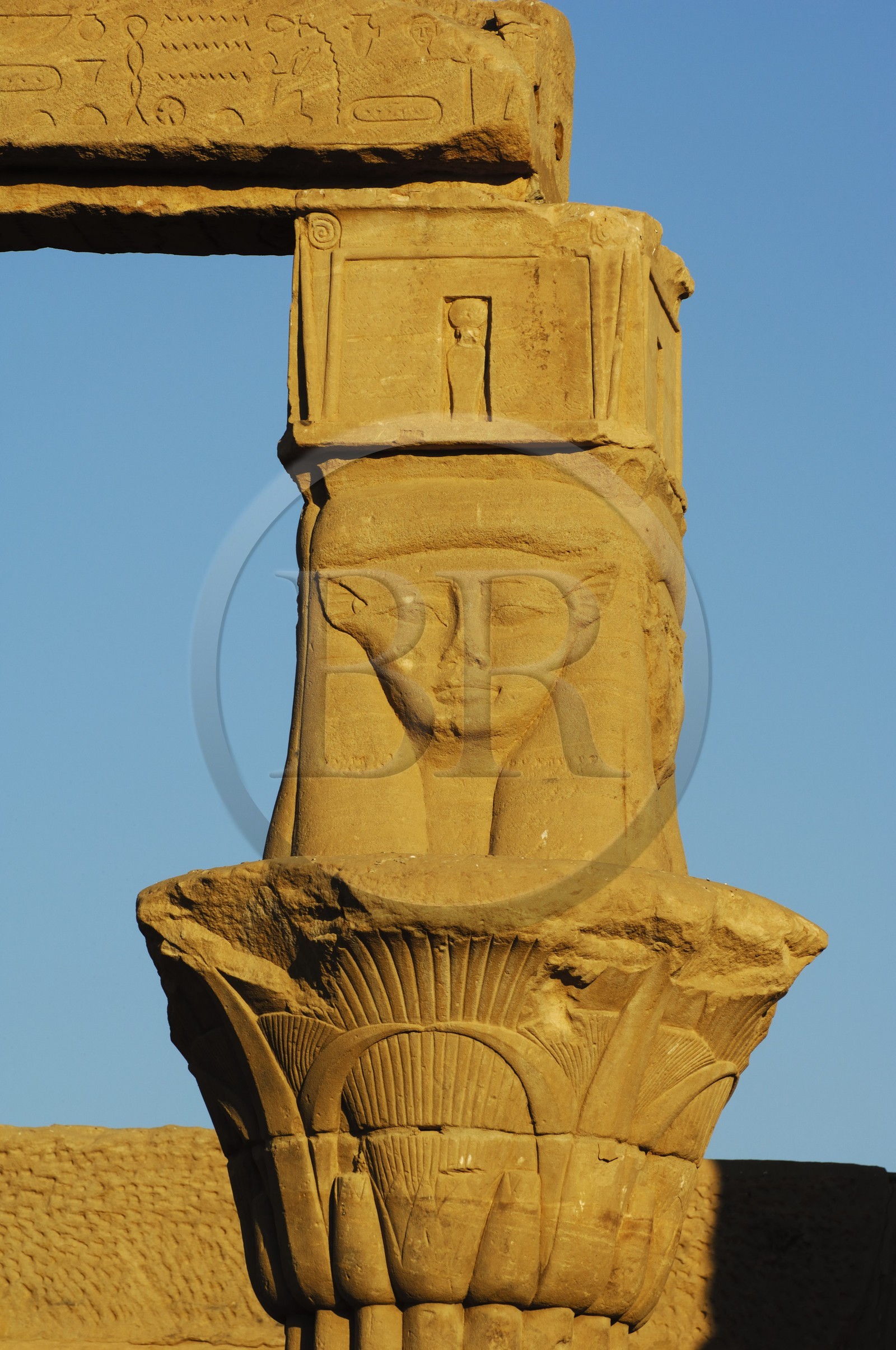 Egypte, Haute-Egypte, Nubie, vallée du Nil, Assouan, île d'Agilka, Philae classé Patrimoine Mondial de l'UNESCO, le temple d'Isis