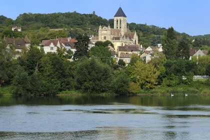 France, Val-d'Oise, Vetheuil village and its Notre Dame church painted by Claude Monet overlooking the Seine river