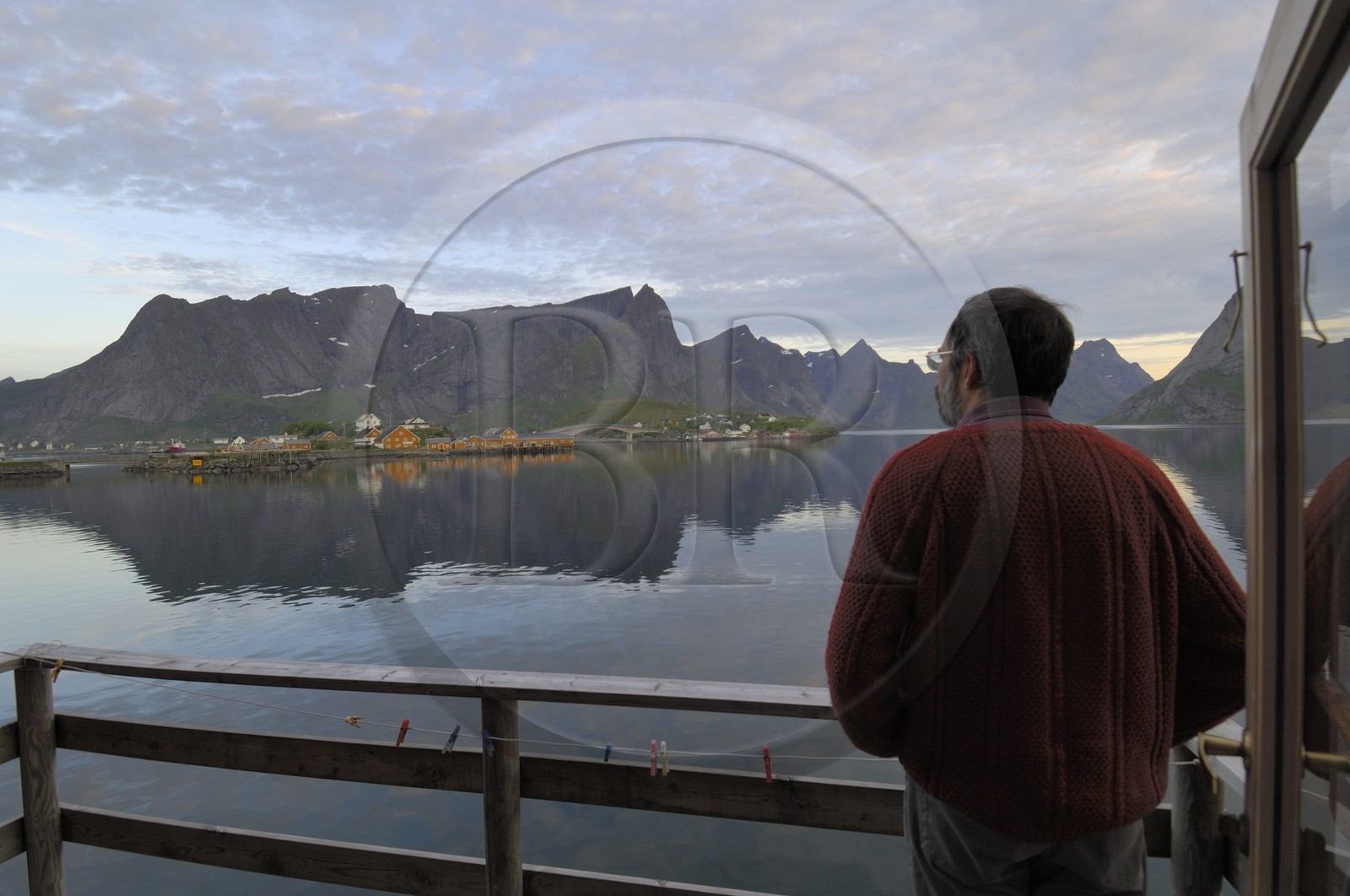 Norvège, Nordland, Iles Lofoten, Ile de Moskenes, le Kjerkefjorden à Reine
