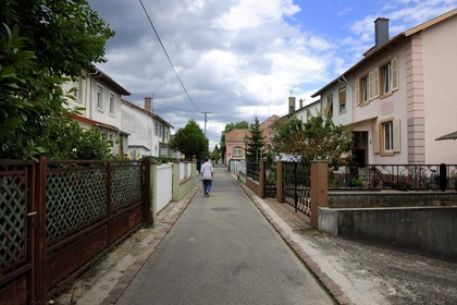 France, Haut-Rhin (68), Mulhouse, la Cité ouvrière, passage de Lauriers