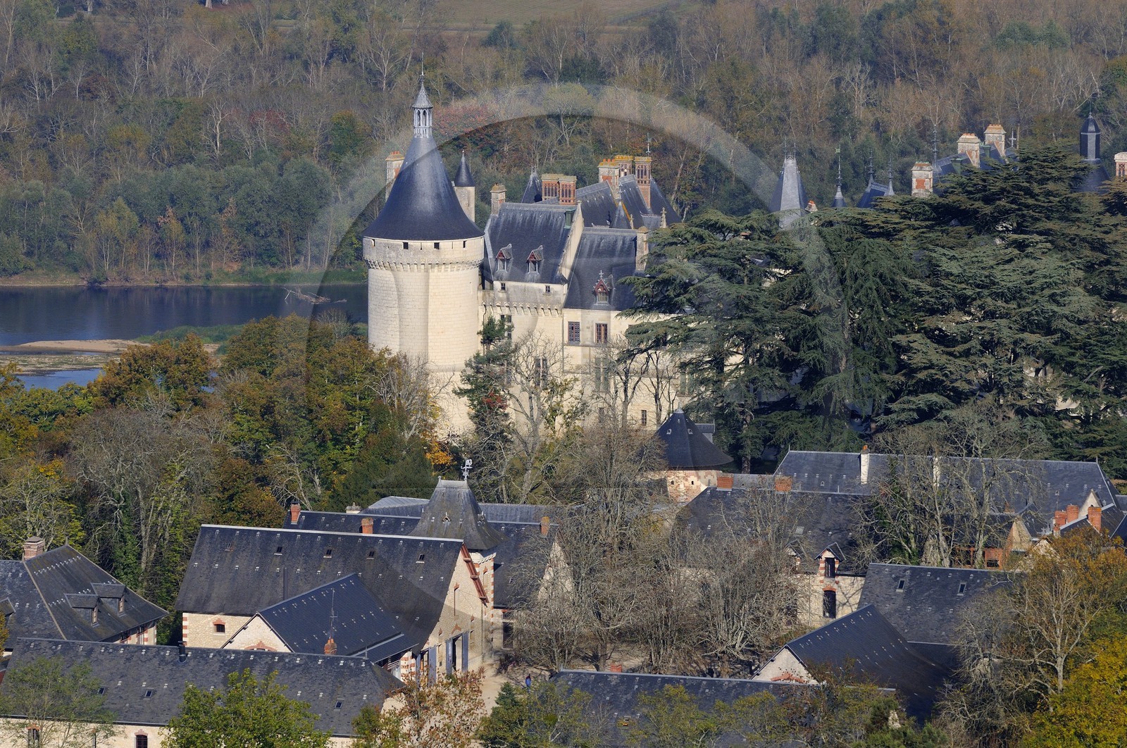 France, Loir-et-Cher (41), Vallée de la Loire classée Patrimoine Mondial de l'UNESCO, château de Chaumont-sur-Loire (vue aérienne)