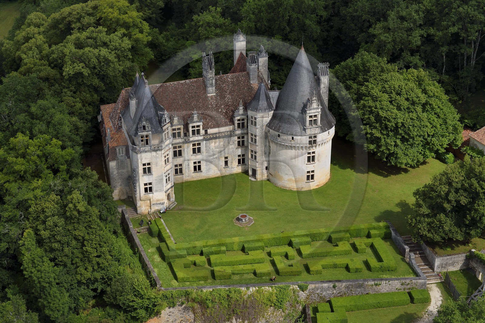 France, Dordogne, Perigord Vert, Villars, Puyguilhem castle (aerial view)