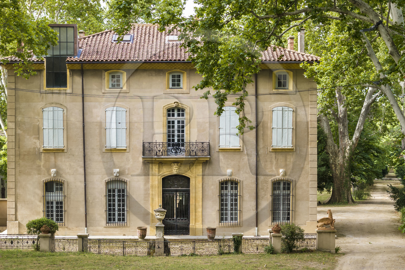 France, Bouches-du-Rhône (13), Aix en Provence, Bastide du Jas de Bouffan, ancienne demeure de Paul Cezanne de 1859 à 1899, en haut à gauche, l'atelier qu'il s'y est fait construire (vue aérienne)