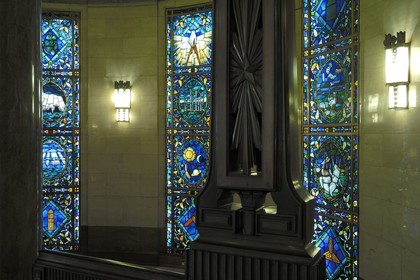 Royaume-Uni, Londres, Grande Loge d'Angleterre, vitraux de symboles