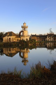 France, Yvelines (78), château de Versailles, classé Patrimoine Mondial de l'UNESCO, le domaine de Marie-Antoinette, le Hameau de la Reine, la tour de Marlborough