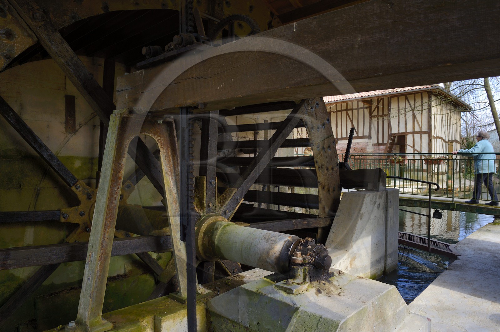 France, Marne (51), village de Saint-Amand-sur-Fion, ancien moulin à pan de bois, le moulin à eau de la Commanderie