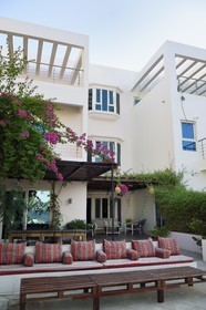 Sultanat d'Oman, Mascate, Behliz Boutique, une maison d’hôtes à l’architecture contemporaine avec piscine du quartier balnéaire de al-Azaibah